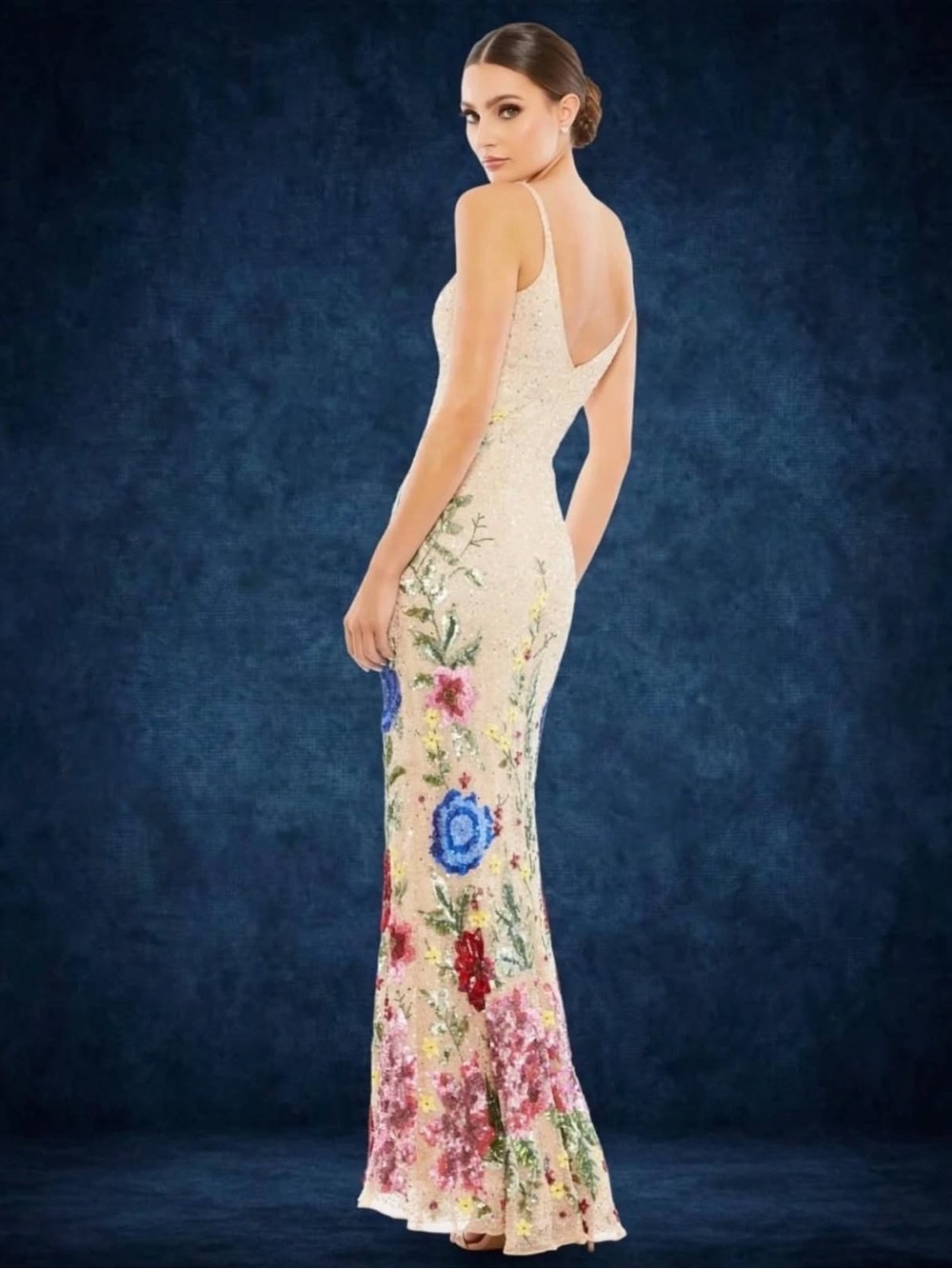 MAC DUGGAL
Beige Floral Embellished Spaghetti Strap Gown size 12 - Picture 3 of 11